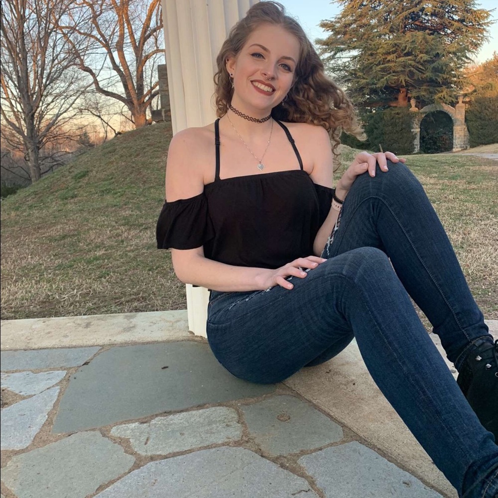 Meet your Posher, Mikayla